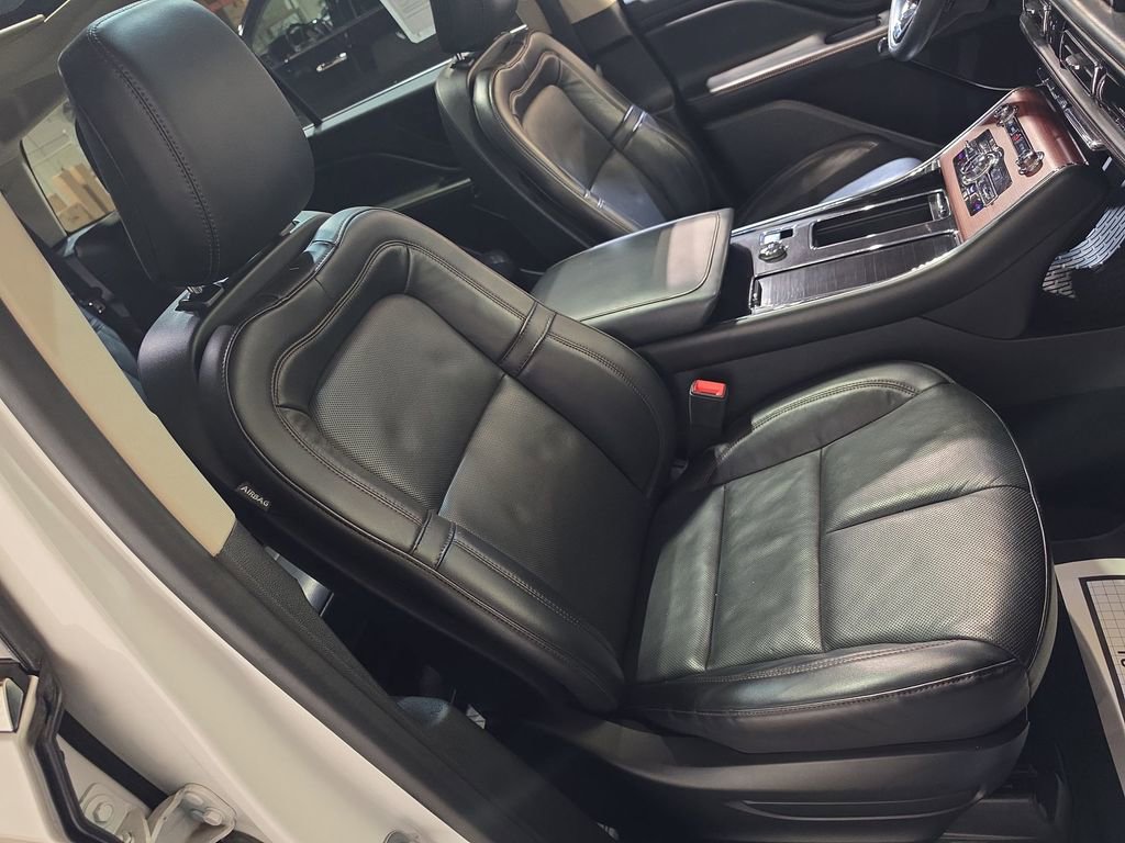 Used 2022 Lincoln Aviator Reserve w/ Equipment Group 201A AWD/4WD image 27