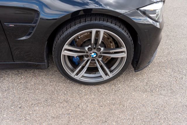 Used 2018 BMW M3 RWD image 9