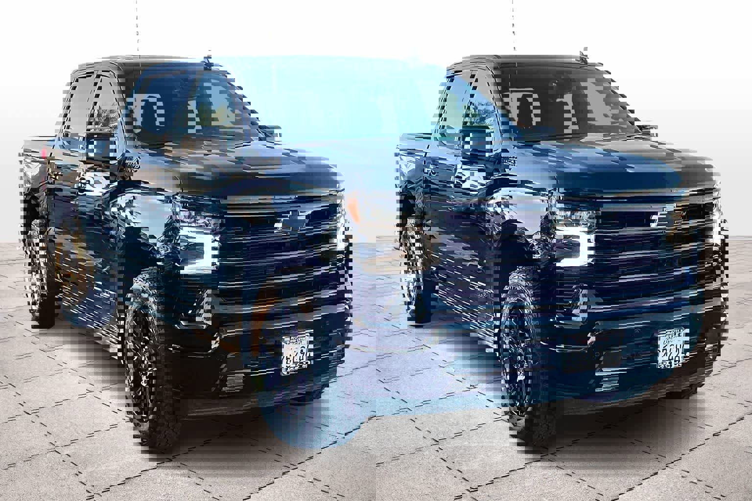 Used 2024 Chevrolet Silverado 1500 High Country w/ Midnight Edition image 2