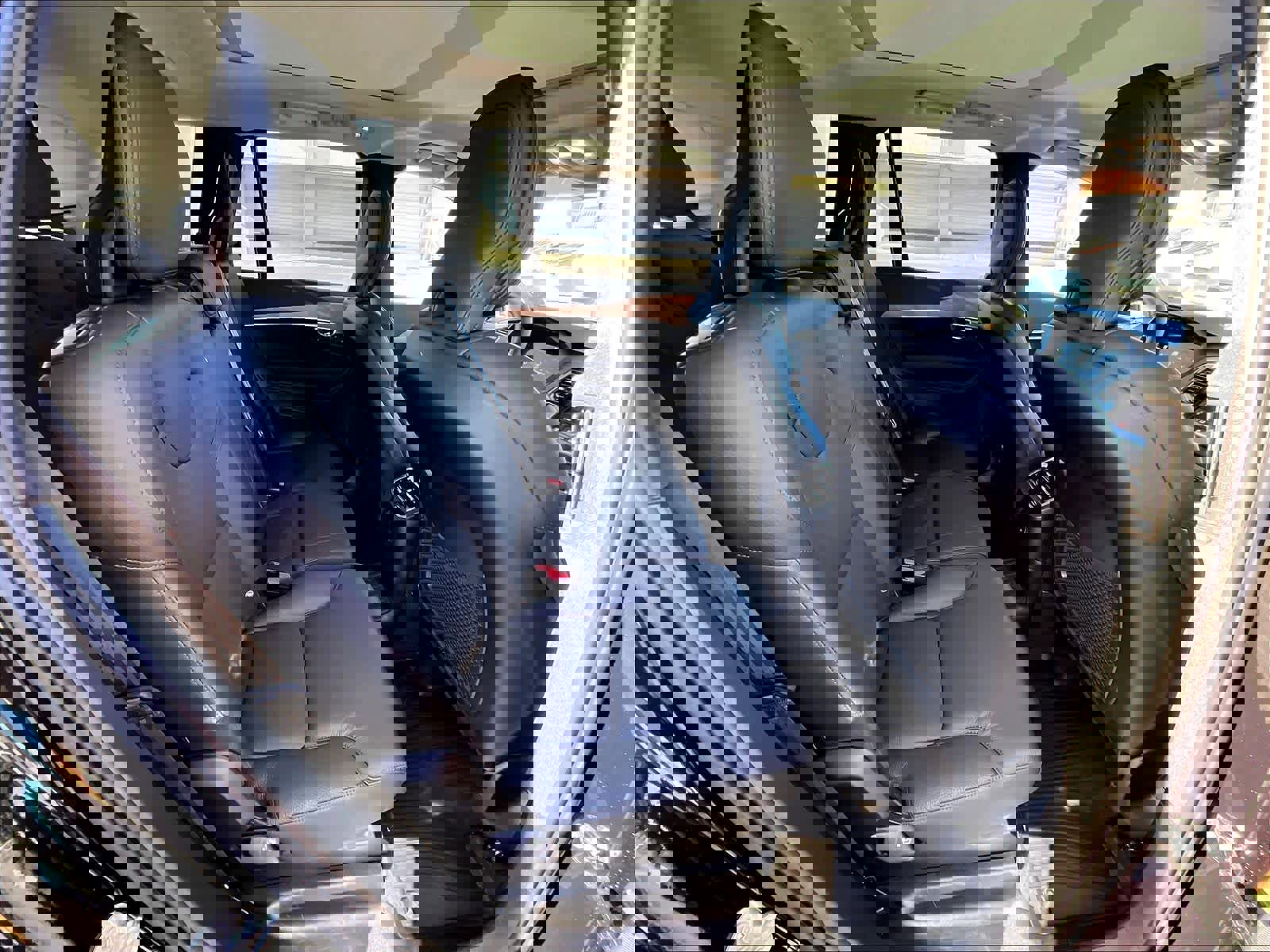 Used 2025 Volvo XC90 T8 Plus w/ Protection Package Premier image 29