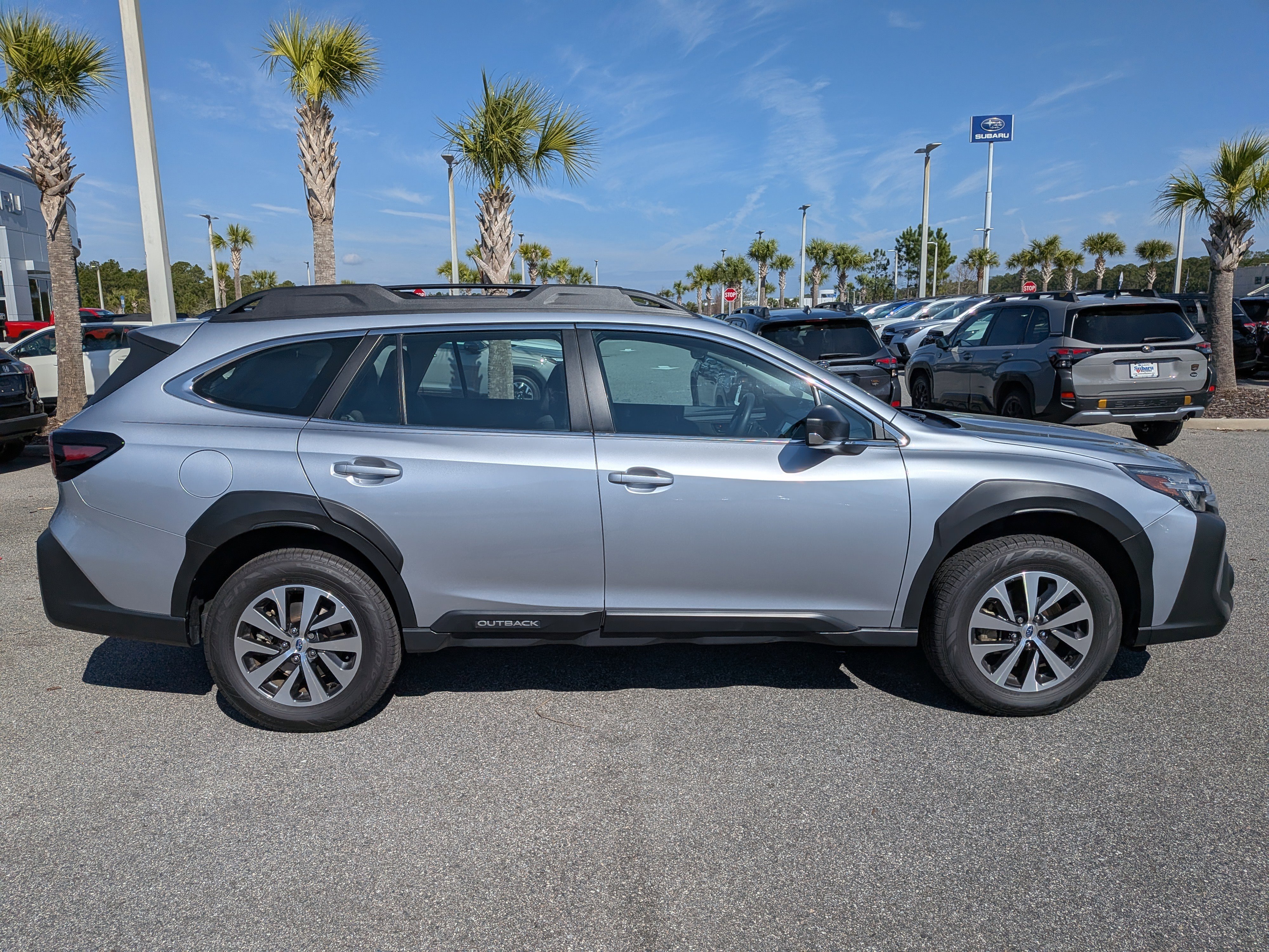 Certified 2024 Subaru Outback 2.5i AWD/4WD image 3