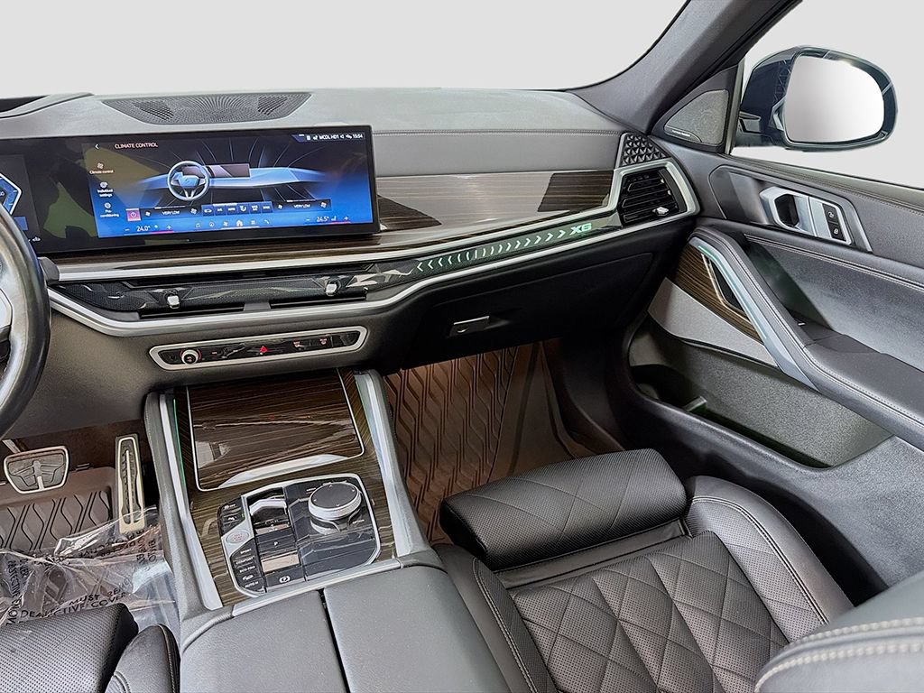 Used 2024 BMW X6 xDrive40i w/ Premium Package AWD/4WD image 39