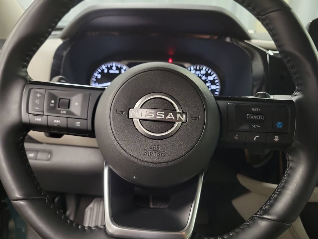Used 2024 Nissan Pathfinder SL w/ Black Appearance Package FWD image 24