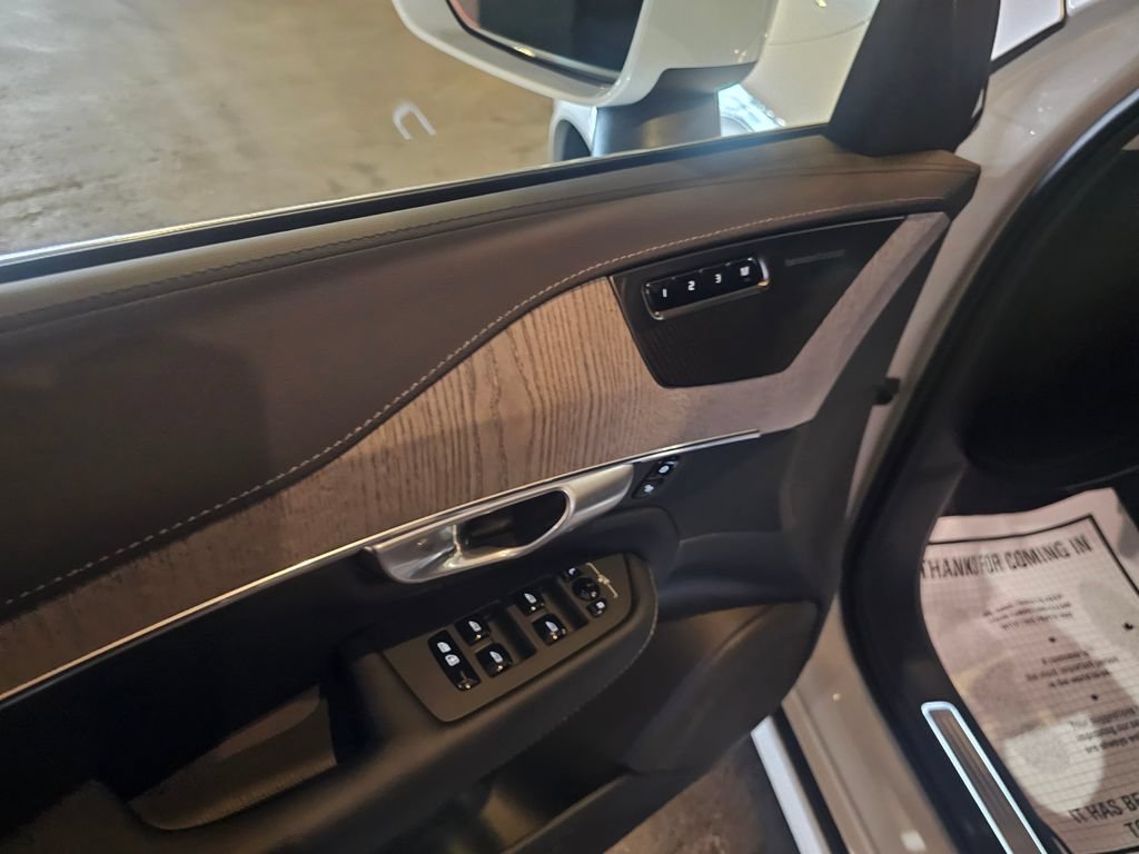 Certified 2024 Volvo XC90 B6 Ultimate w/ Protection Package Premier AWD/4WD image 15