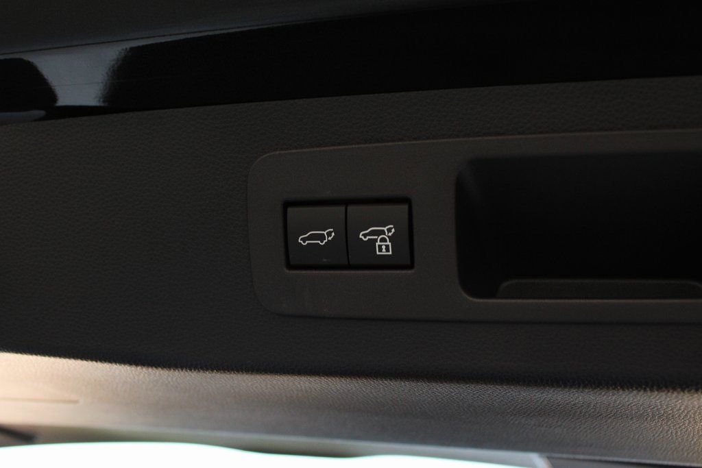 Used 2026 Lexus LX 700h Luxury w/ Accessory Package (Z1) image 33