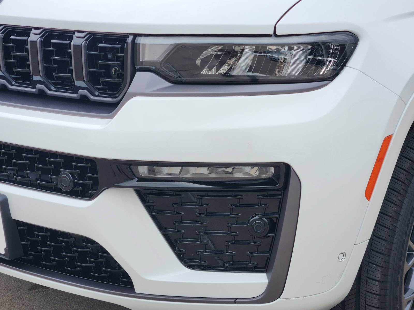 New 2026 Jeep Grand Cherokee L Summit AWD/4WD image 9