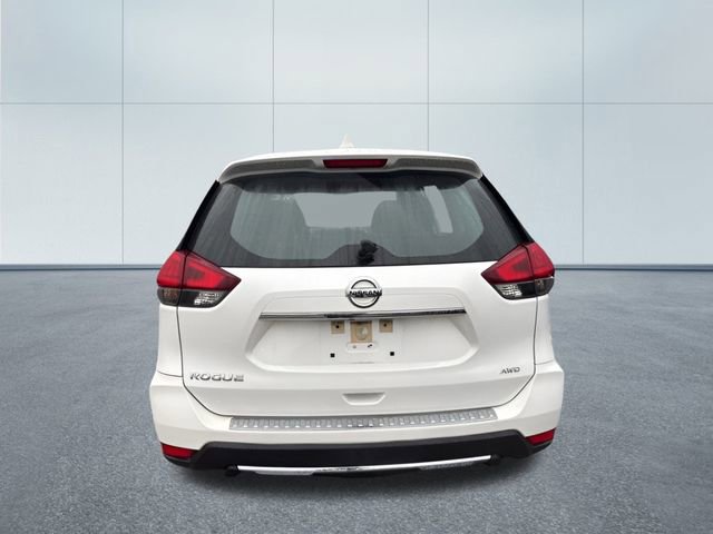 Used 2017 Nissan Rogue S image 3