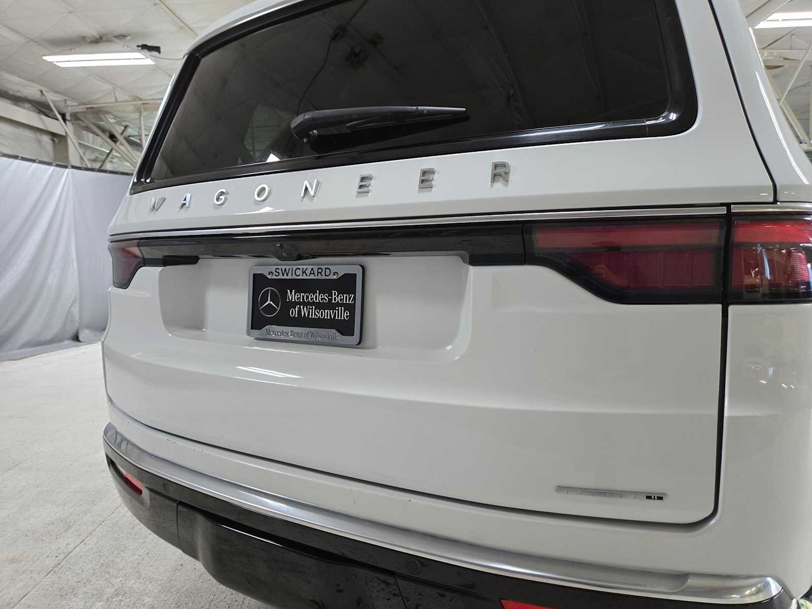 Used 2024 Jeep Wagoneer Series II AWD/4WD image 13