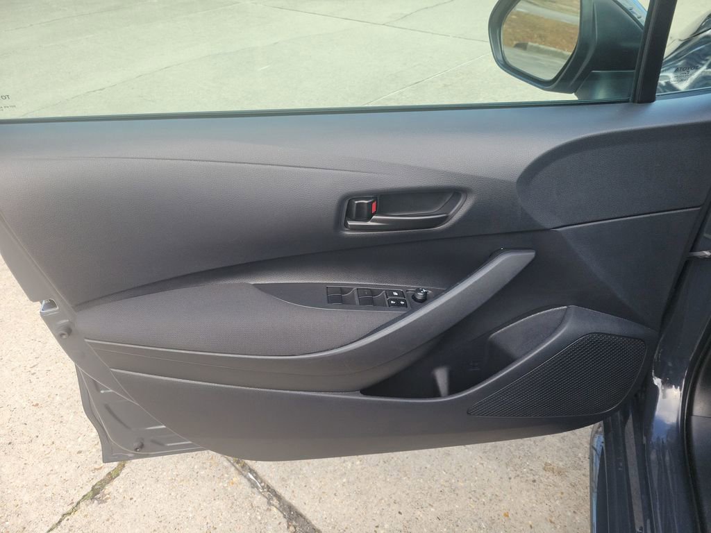 Certified 2025 Toyota Corolla LE image 11