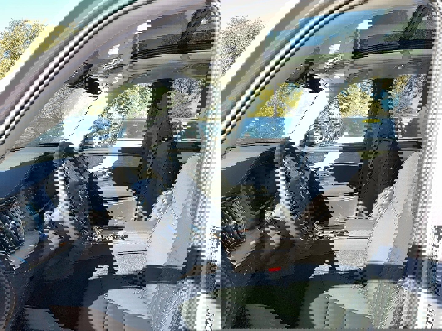 New 2026 Volvo XC90 B6 Plus w/ Protection Package image 13