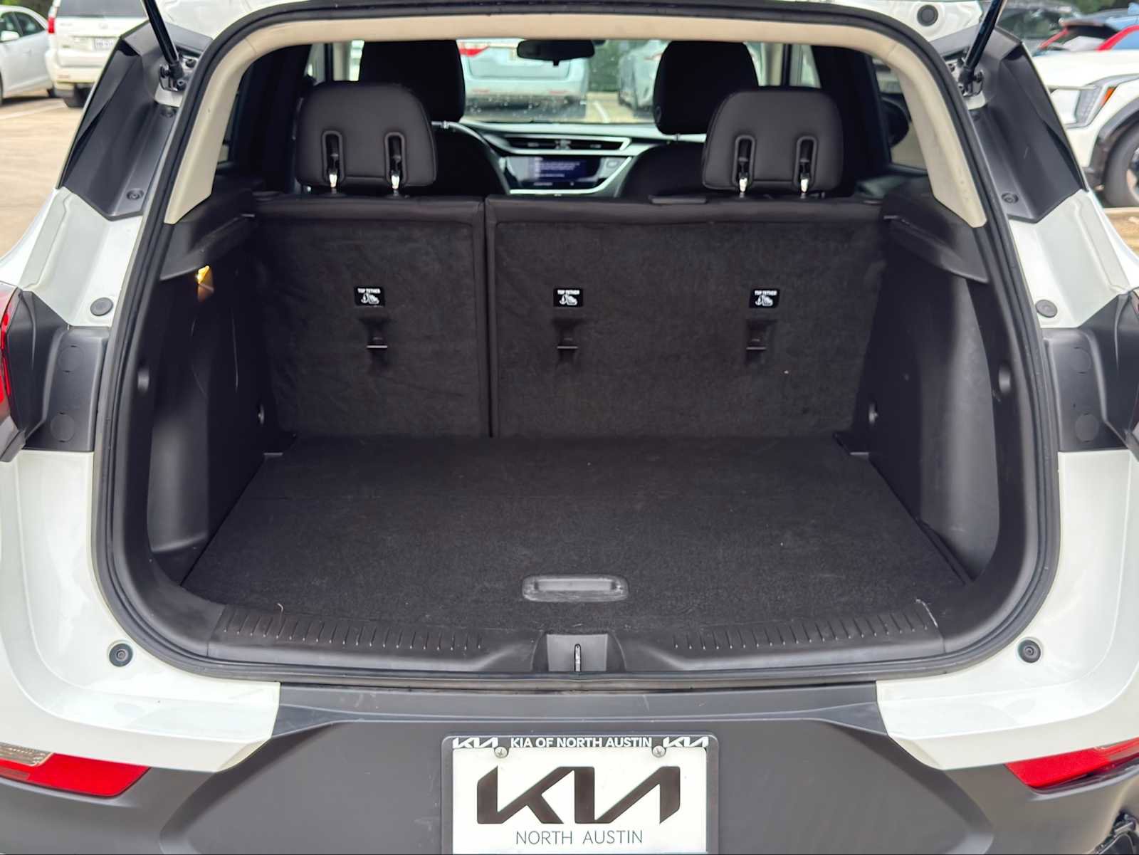 Used 2023 Buick Encore GX Preferred w/ Cold Weather Comfort Package FWD image 8