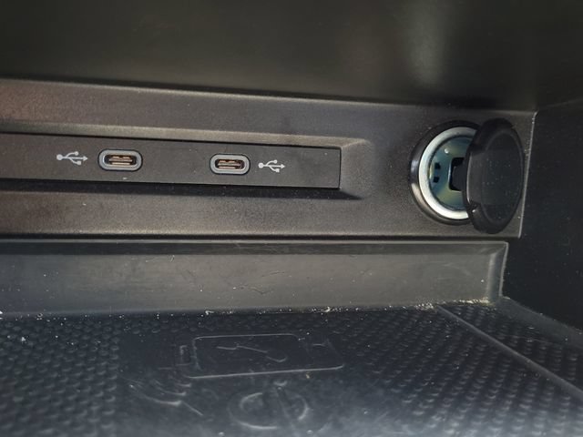 Used 2022 Volkswagen Tiguan SEL R-Line AWD/4WD image 32