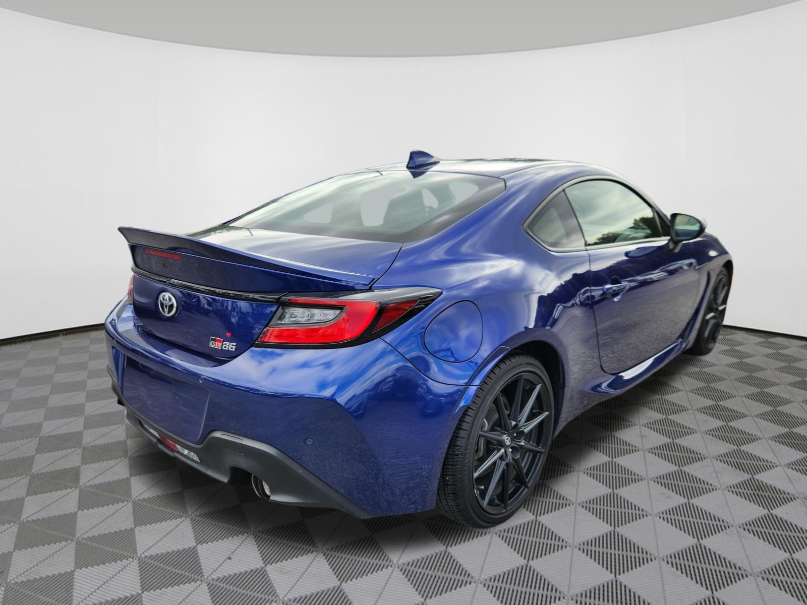Used 2022 Toyota GR86 Premium RWD image 4