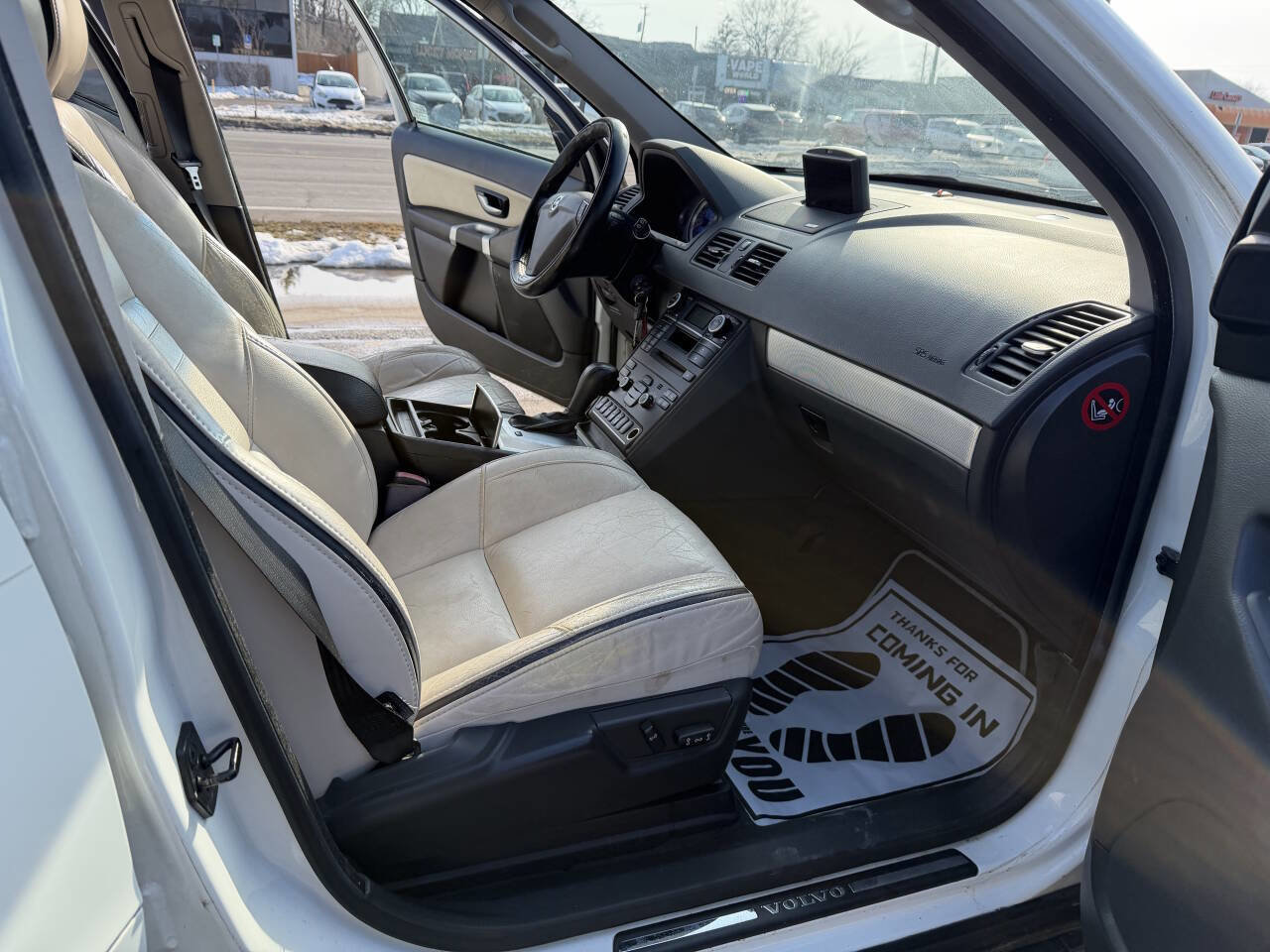 Used 2011 Volvo XC90 3.2 R-Design w/ Multimedia Pkg image 22