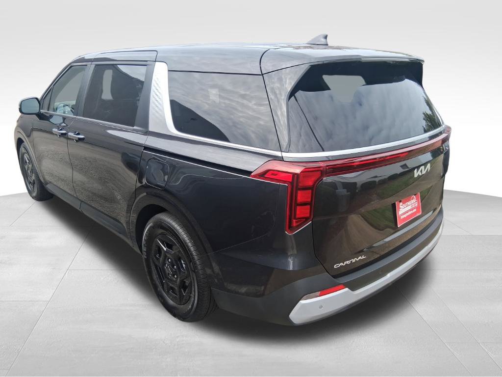 Certified 2026 Kia Carnival FWD image 7