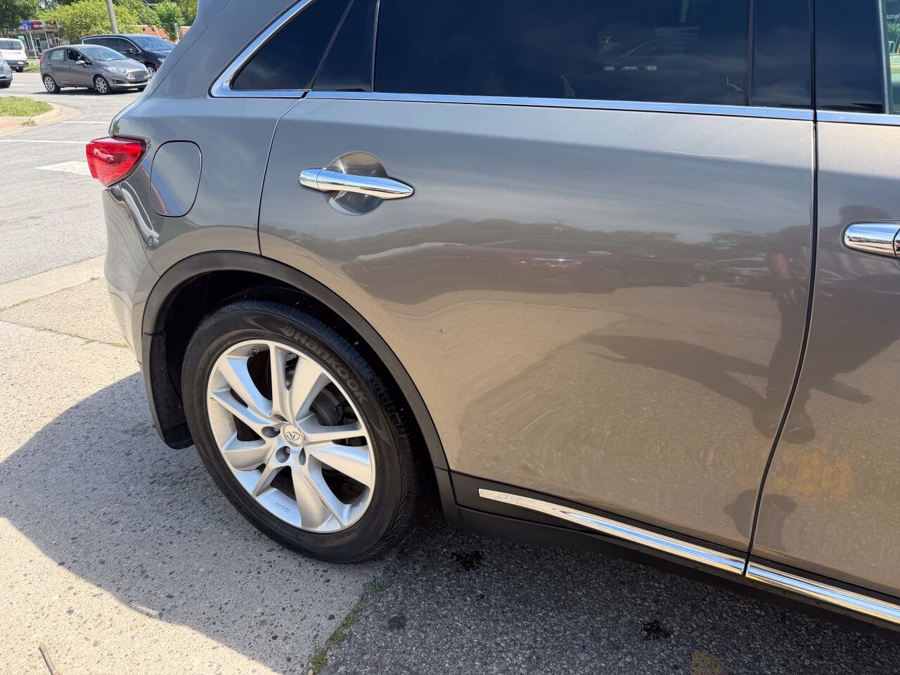 Used 2013 INFINITI FX37 AWD w/ Premium Pkg image 10
