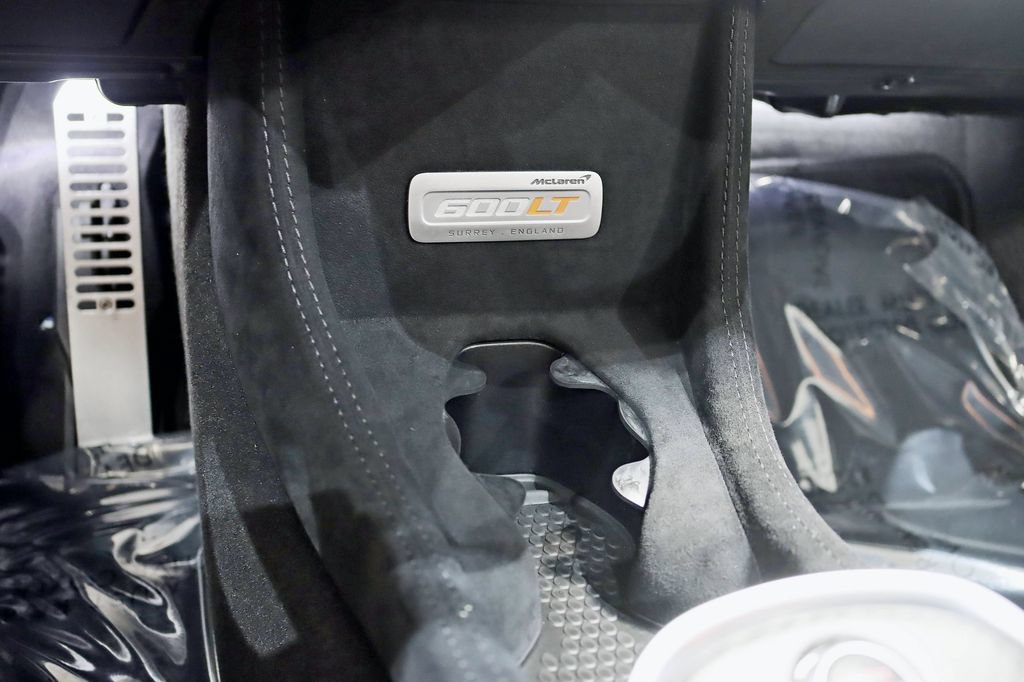 Used 2020 McLaren 600LT Spider RWD image 31