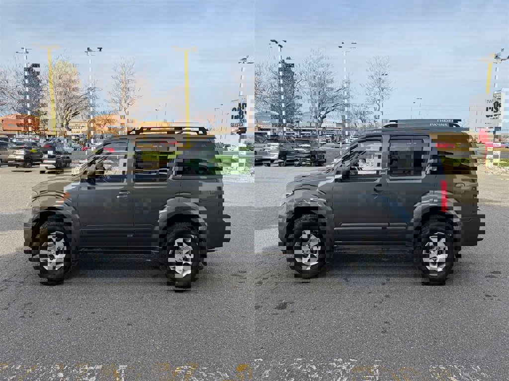 Used 2006 Nissan Pathfinder SE w/ (P01) Se Premium Pkg image 5
