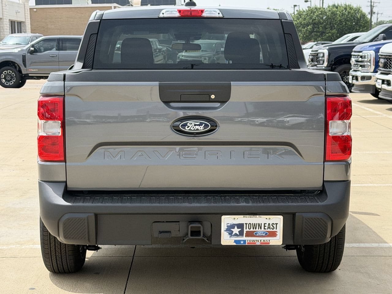 New 2026 Ford Maverick XLT w/ XLT Luxury Package FWD image 6