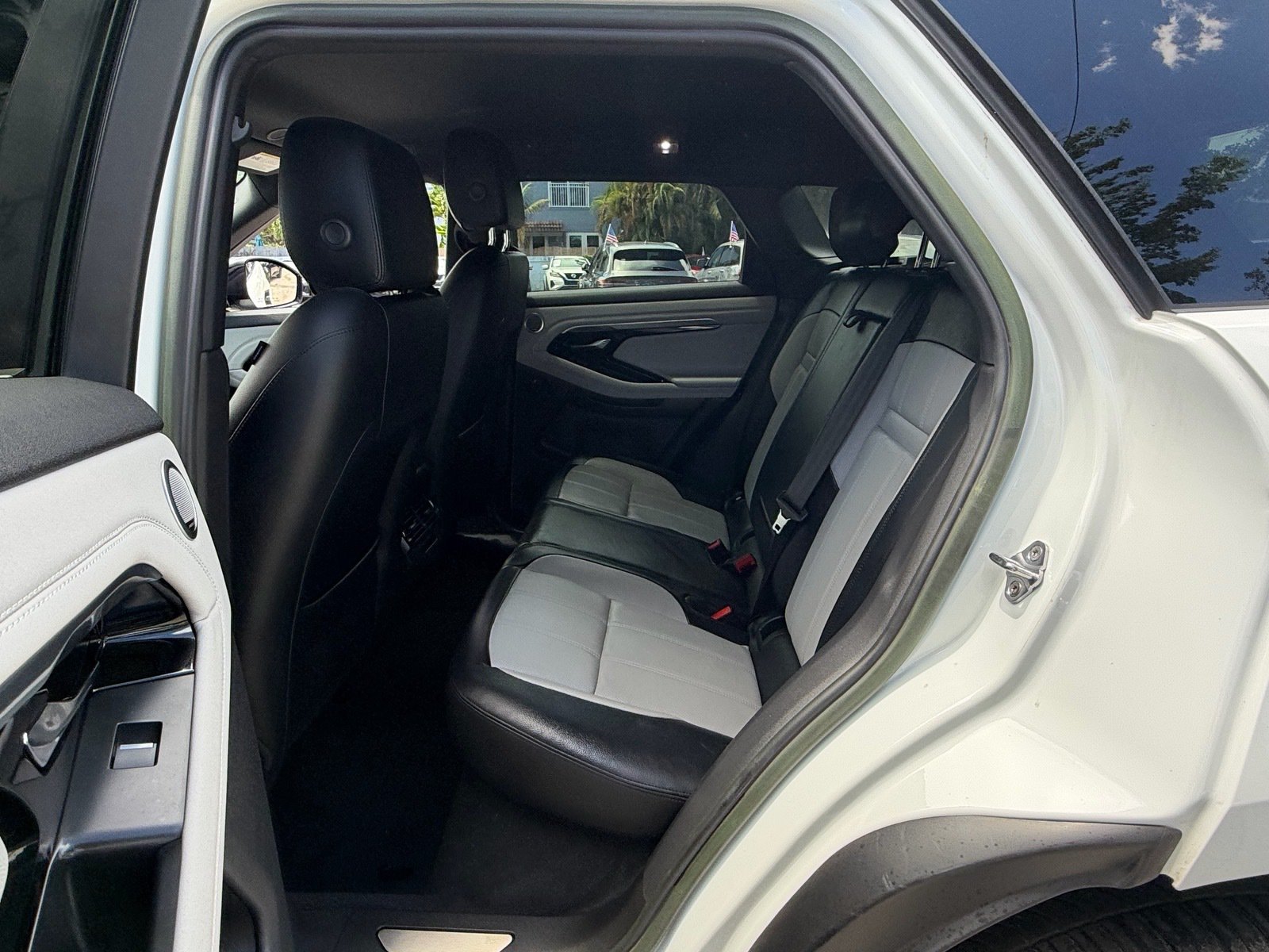 Used 2023 Land Rover Range Rover Evoque R-Dynamic SE AWD/4WD image 11