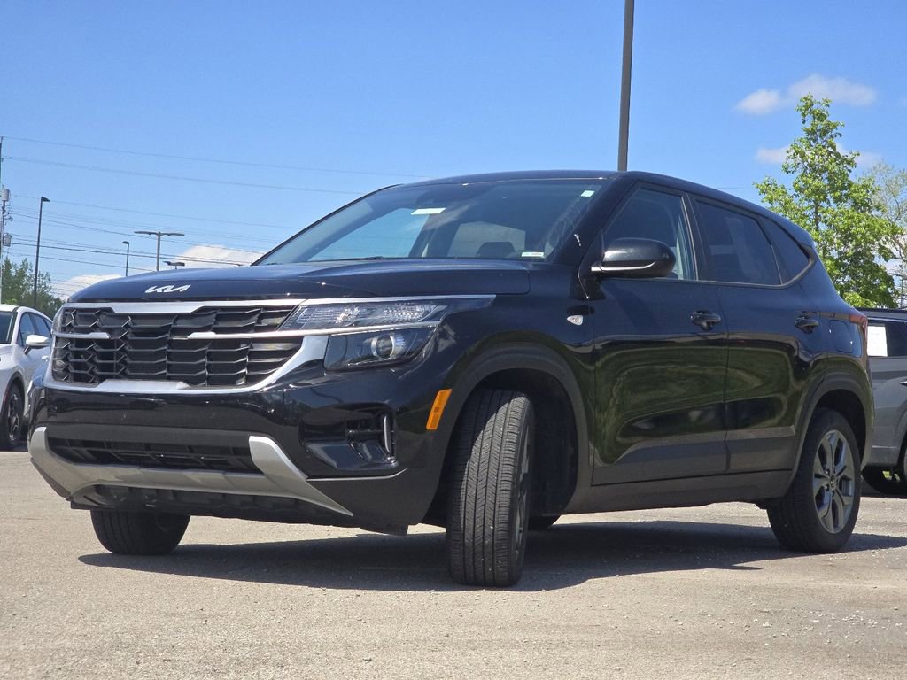 Used 2024 Kia Seltos LX AWD/4WD image 10