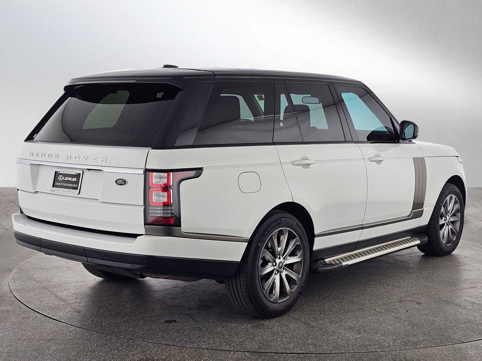 Used 2015 Land Rover Range Rover image 3
