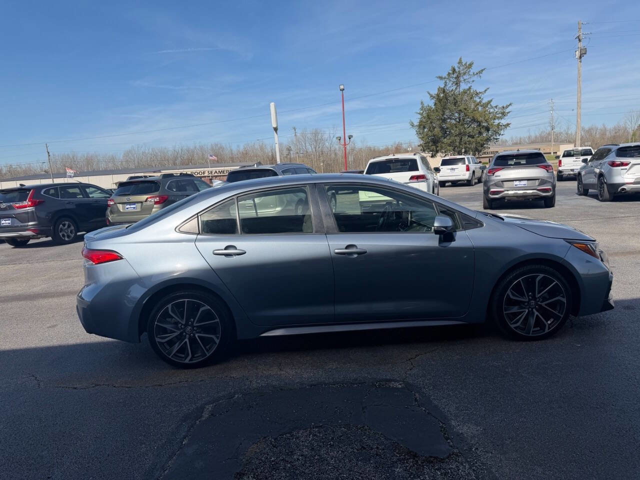 Used 2020 Toyota Corolla SE w/ SE Premium Package image 5