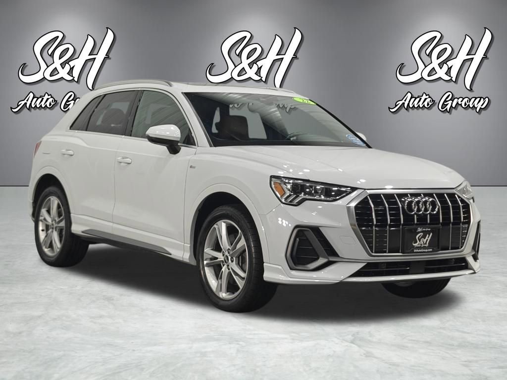 Used 2022 Audi Q3 2.0T Premium Plus w/ Premium Plus Package image 2