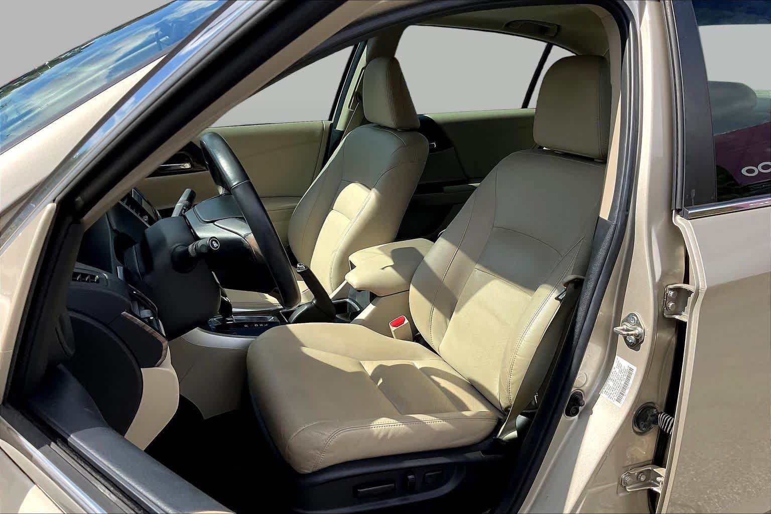 Used 2017 Honda Accord EX-L image 8