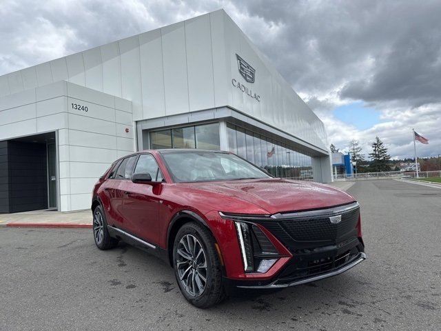 New 2025 Cadillac Lyriq Sport image 9