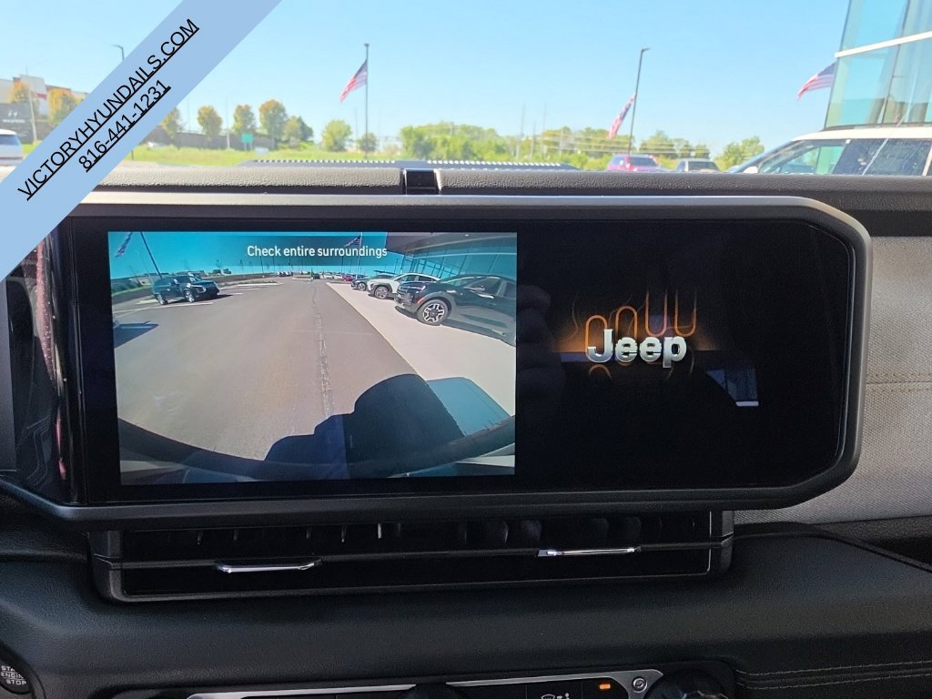 Used 2025 Jeep Wrangler Unlimited Sahara AWD/4WD image 16