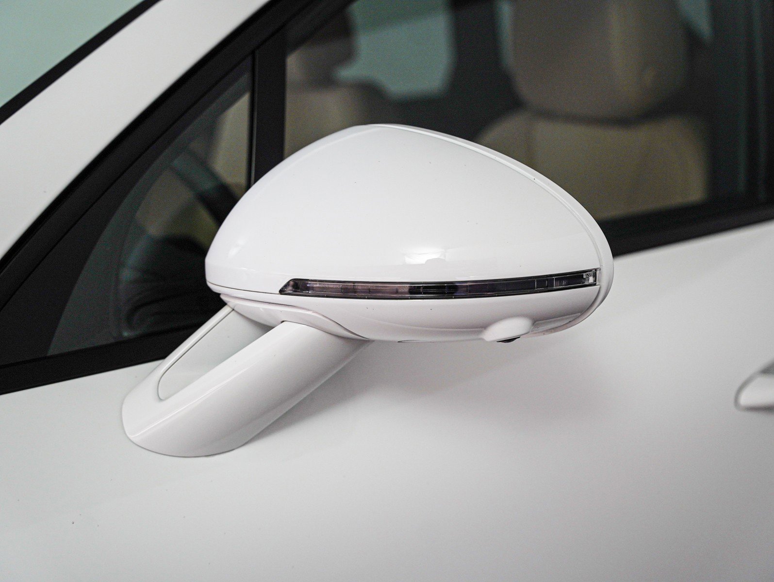 Certified 2024 Porsche Macan image 29