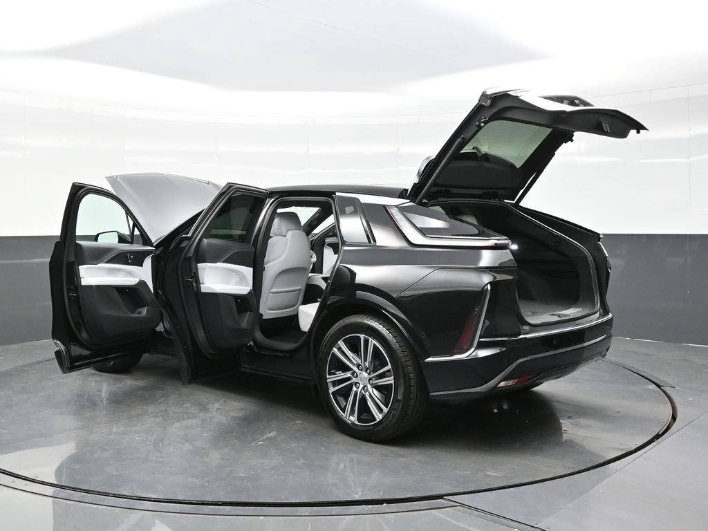 Certified 2025 Cadillac Lyriq Luxury AWD/4WD image 46