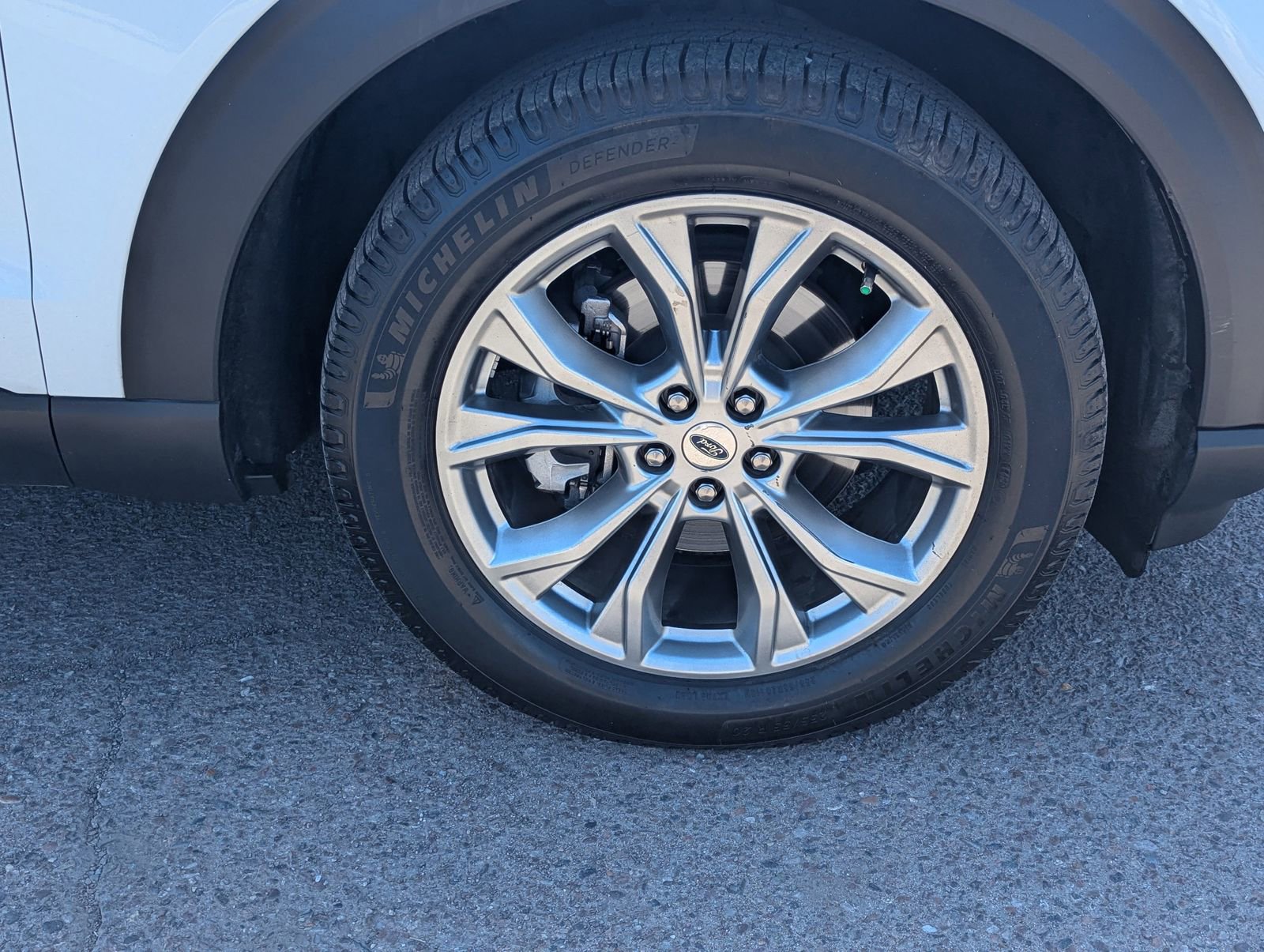 Used 2021 Ford Explorer Limited w/ Equipment Group 301A AWD/4WD image 9