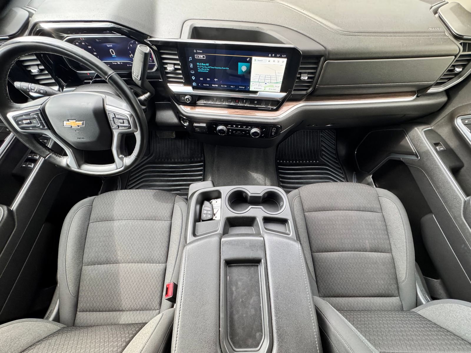 Used 2025 Chevrolet Silverado 2500 LT w/ Convenience Package AWD/4WD image 2