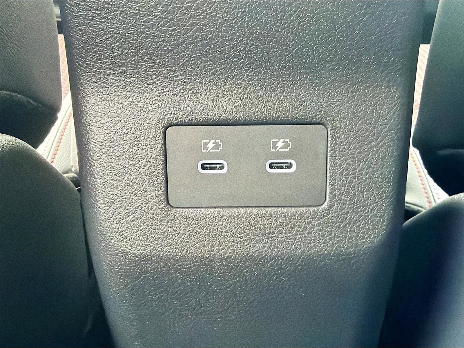 Used 2025 Nissan Kicks SR image 23