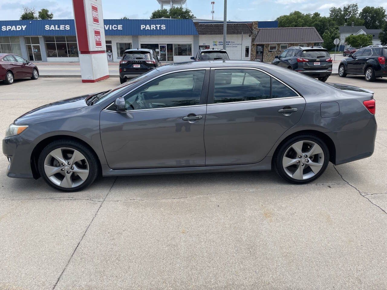 Used 2014 Toyota Camry SE w/ Leather Package FWD image 7
