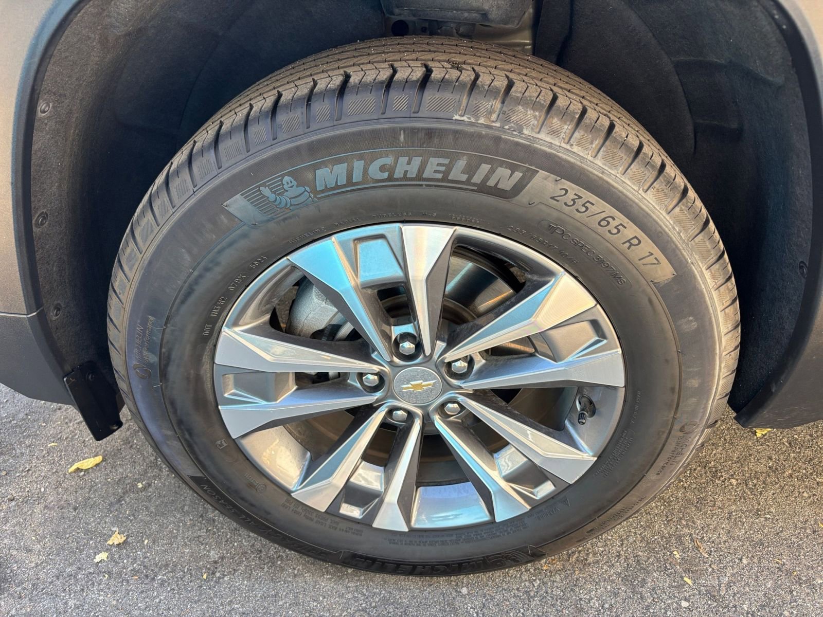Used 2025 Chevrolet Equinox LT AWD/4WD image 30
