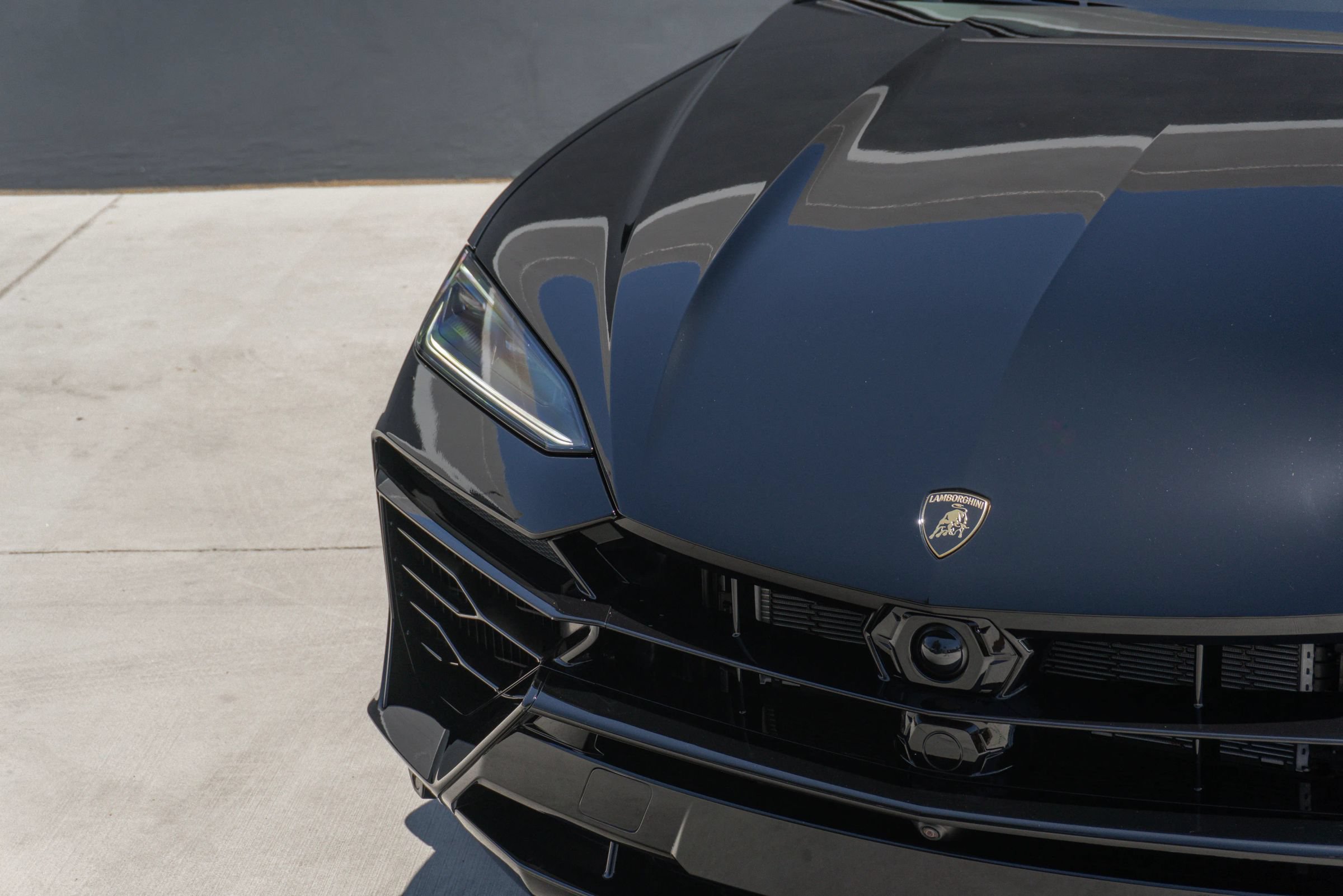 Used 2026 Lamborghini Urus SE AWD/4WD image 24