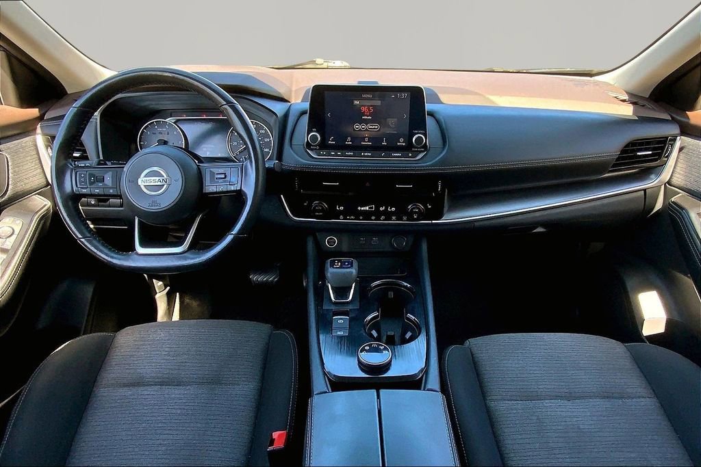 Used 2021 Nissan Rogue SV image 7