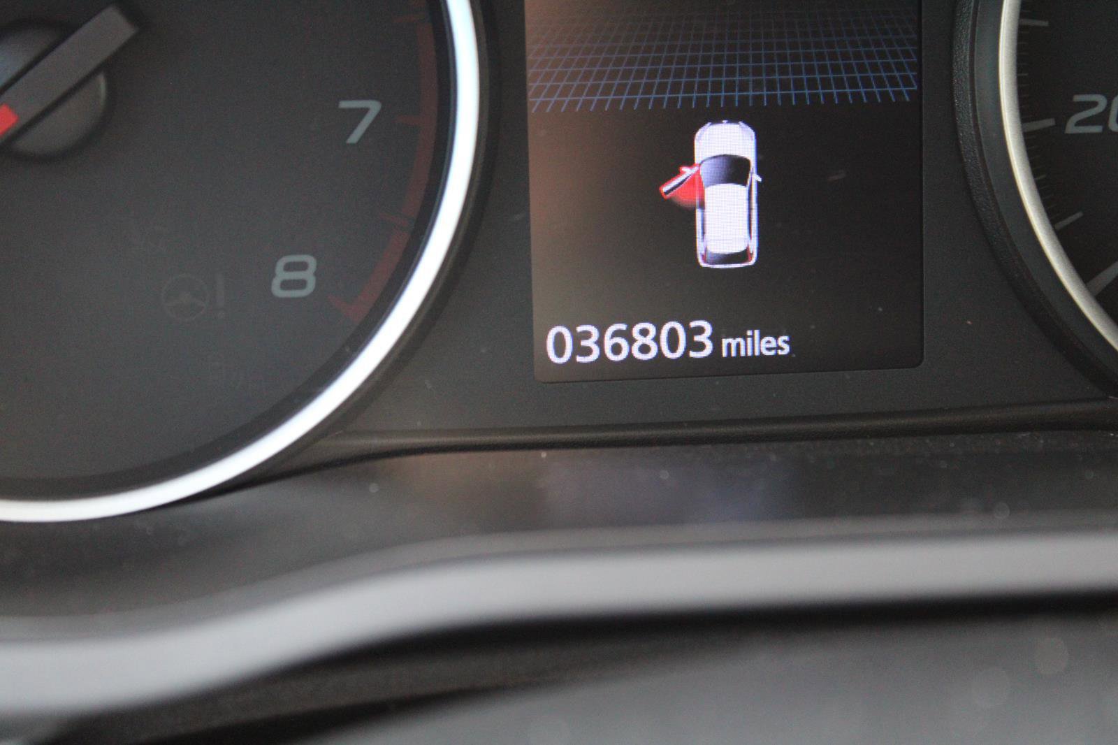 Used 2023 Mitsubishi Eclipse Cross LE image 10