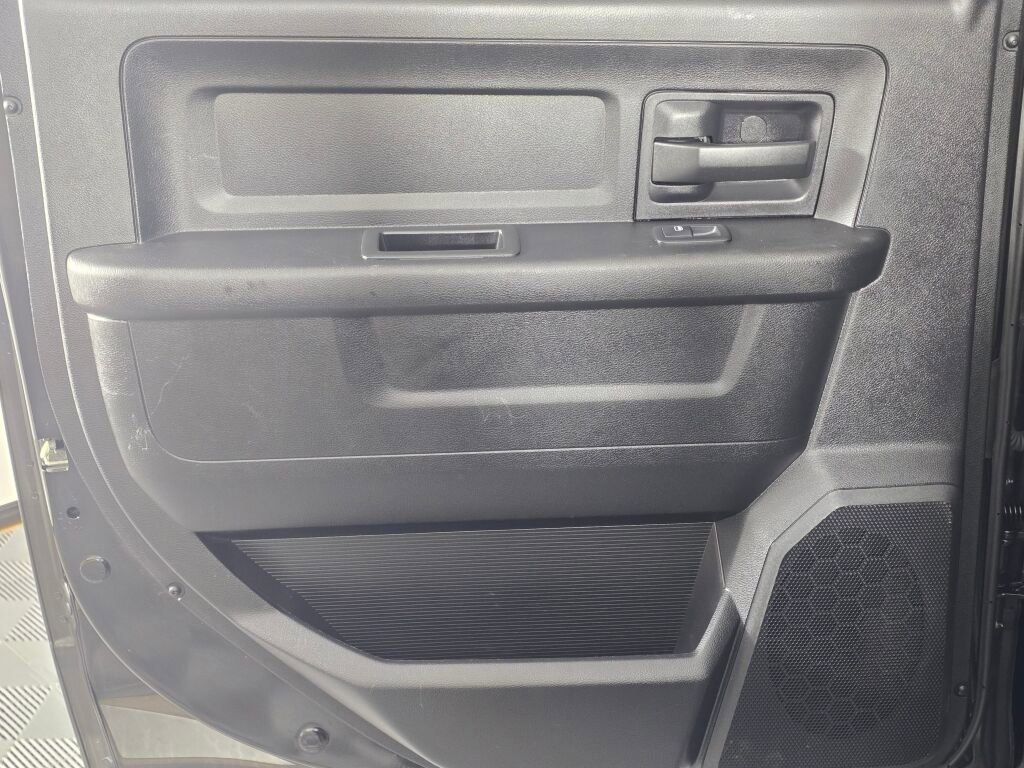 Used 2018 RAM 3500 Tradesman w/ Chrome Appearance Group image 34