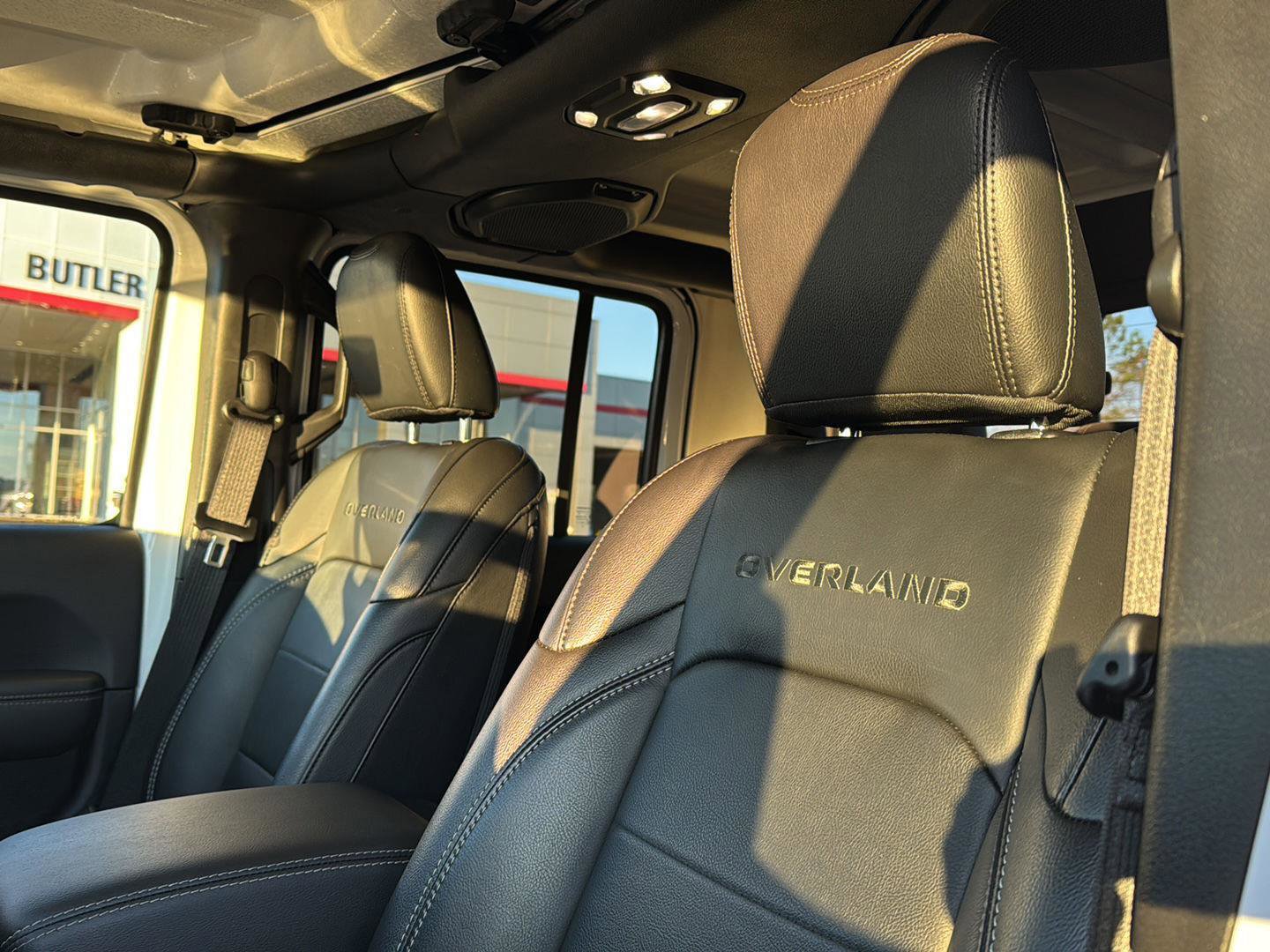 Used 2022 Jeep Gladiator Overland w/ Popular Equipment Package image 25