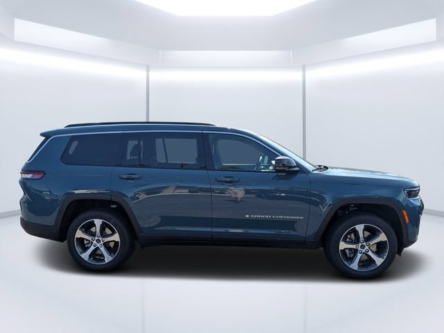 New 2026 Jeep Grand Cherokee L Limited w/ Luxury Tech Group II AWD/4WD image 2