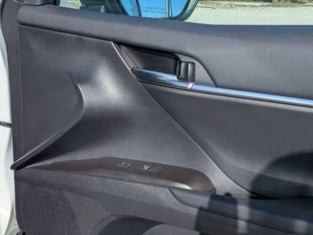 Used 2024 Toyota Camry SE image 27