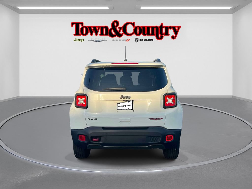 Certified 2022 Jeep Renegade Trailhawk w/ Sun/Sound Group AWD/4WD image 7