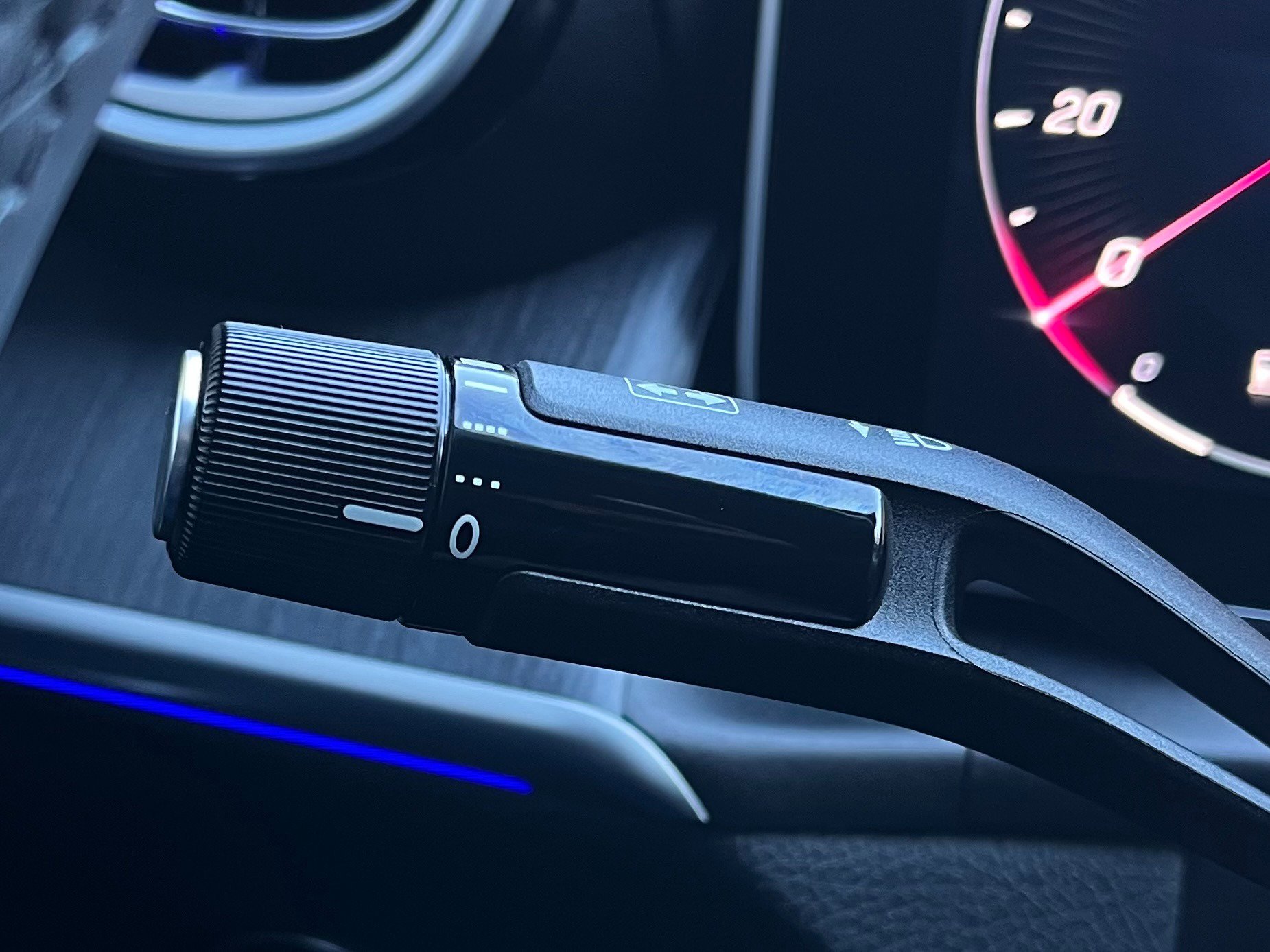 Used 2025 Mercedes-Benz GLC 300 4MATIC NIGHT PKG, AMG LINE PKG image 39