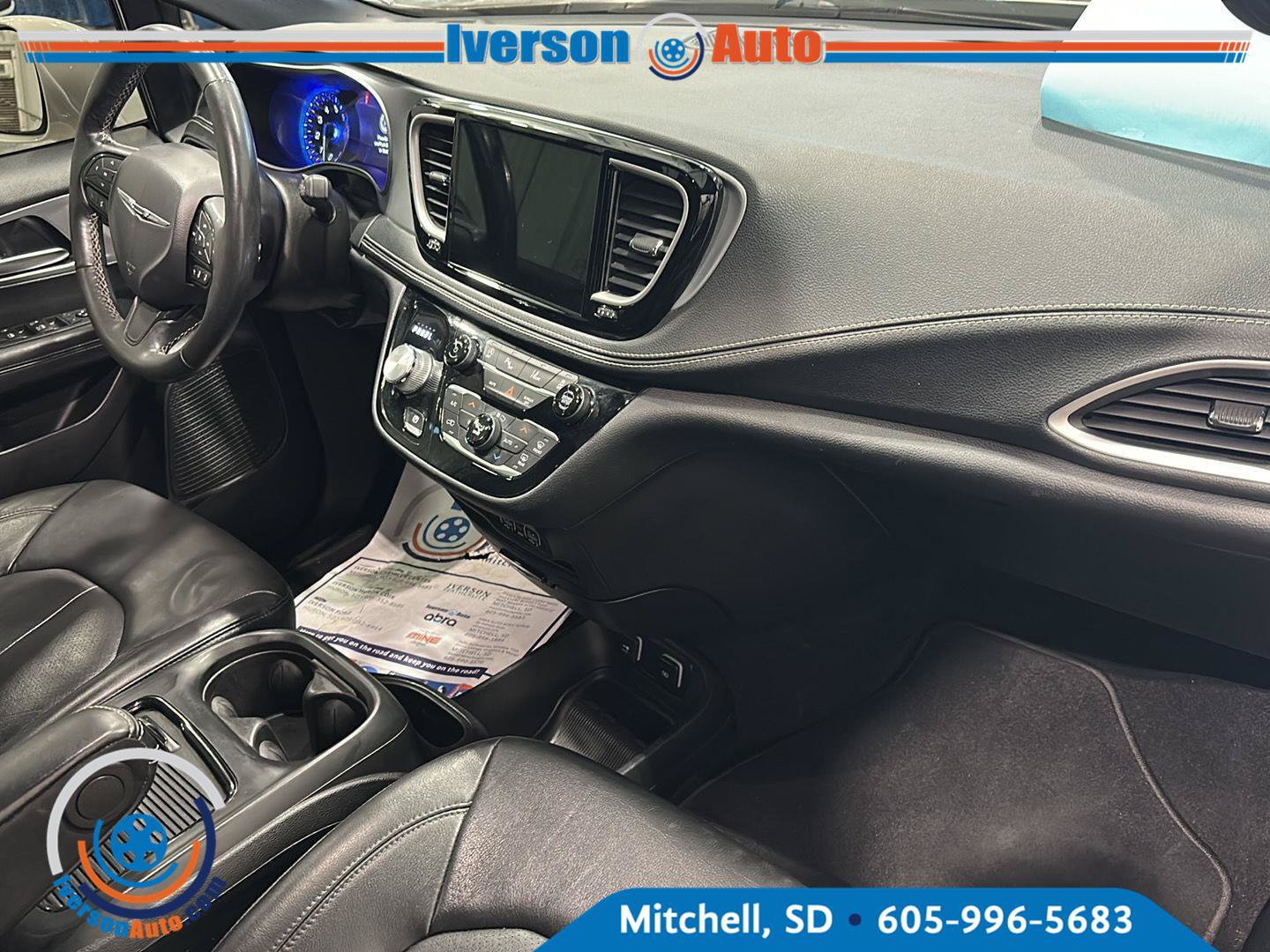 Used 2021 Chrysler Pacifica Touring-L w/ S Appearance Package AWD/4WD image 33