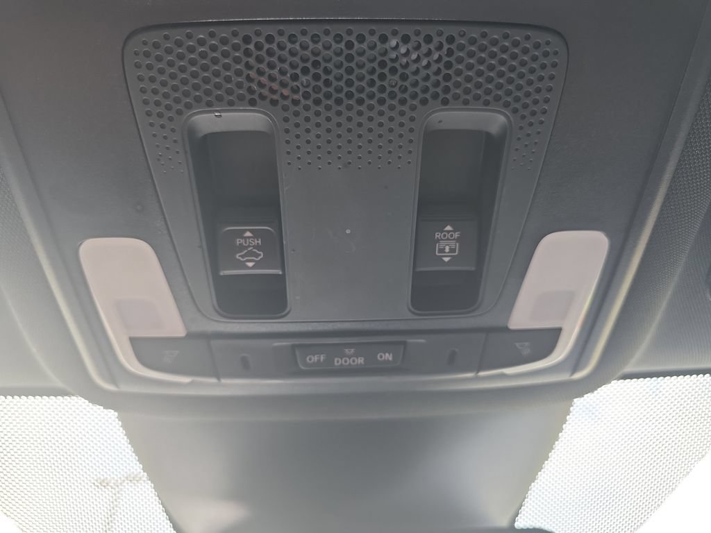 Used 2025 Honda Pilot Black Edition image 34