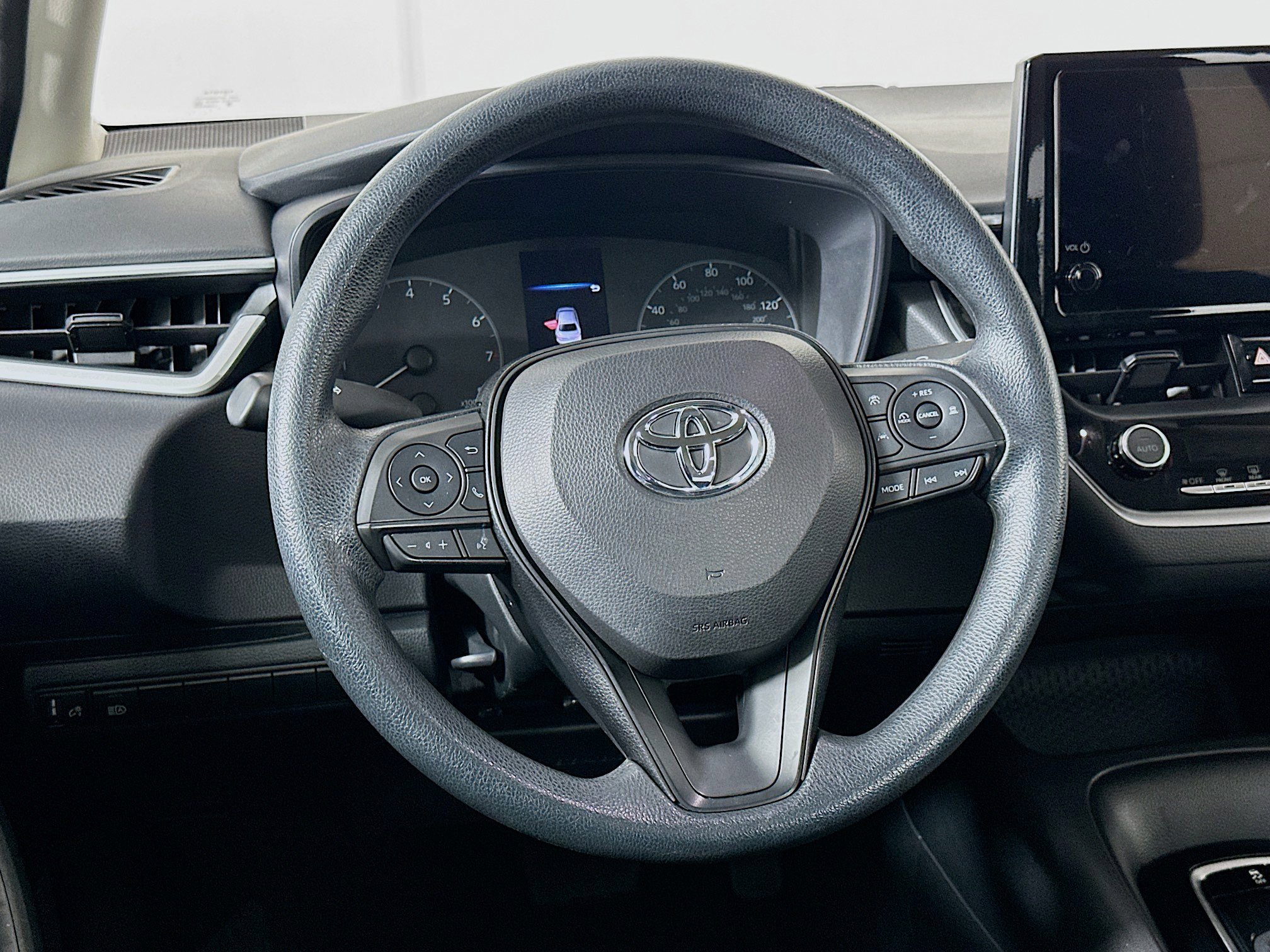 Used 2024 Toyota Corolla LE FWD image 18